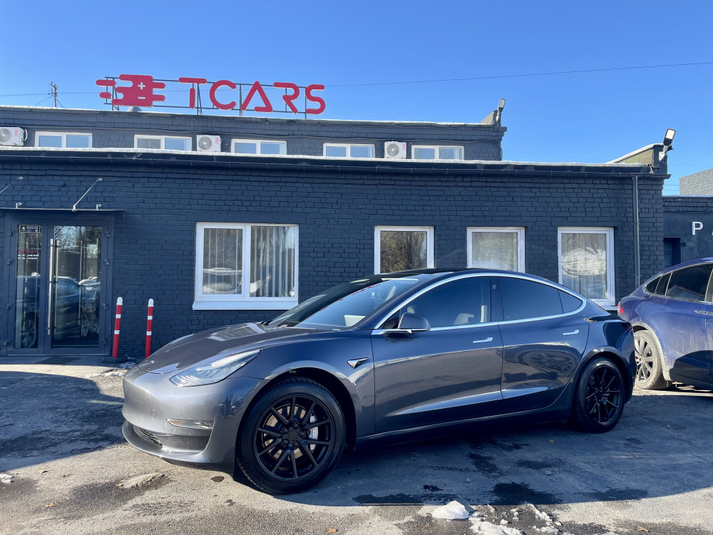 Tesla Model 3  Standard Plus 2020  Фото №2