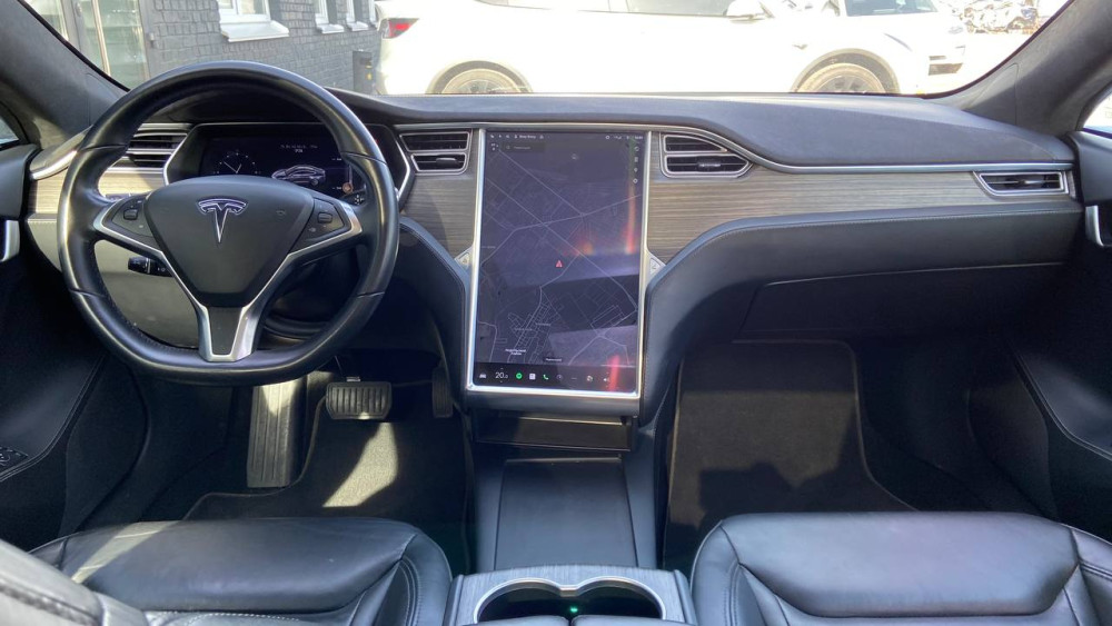 Tesla Model S AP 2.0 75 2016  Фото №22