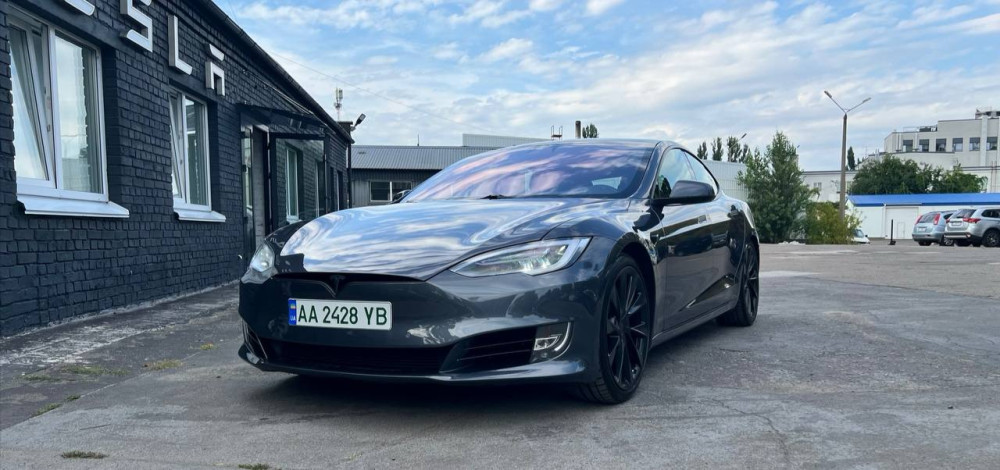 Tesla Mode S 2019 DM SR  Фото №10