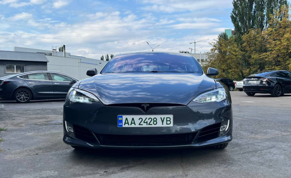 Tesla Mode S 2019 DM SR  Фото №4