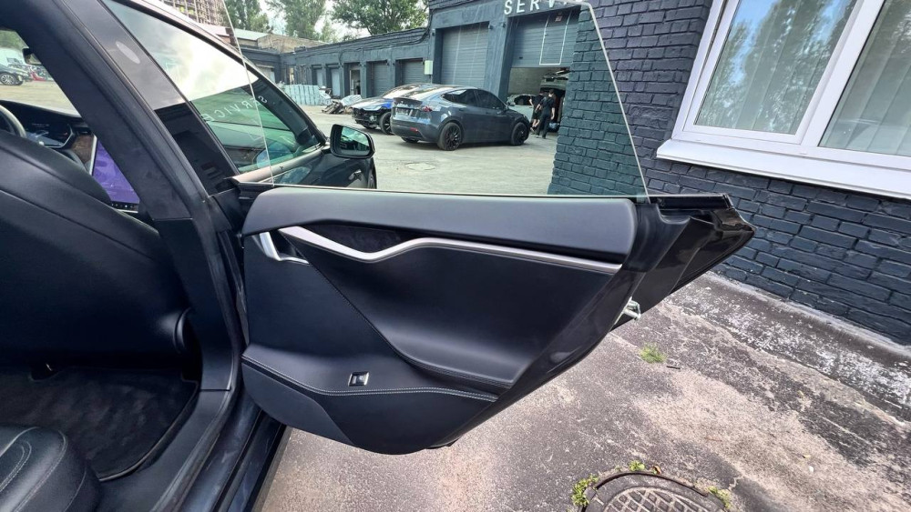 Tesla Mode S 2019 DM SR  Фото №23