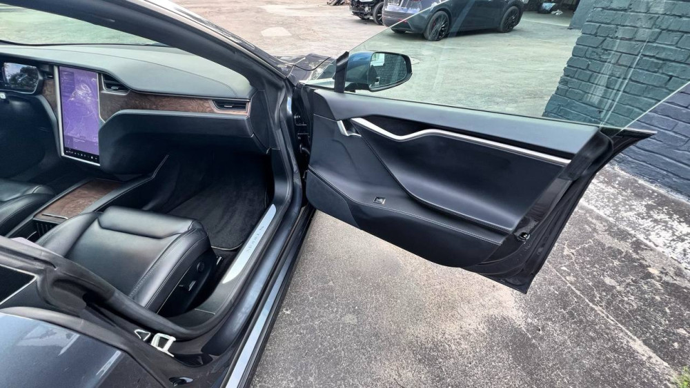 Tesla Mode S 2019 DM SR  Фото №25